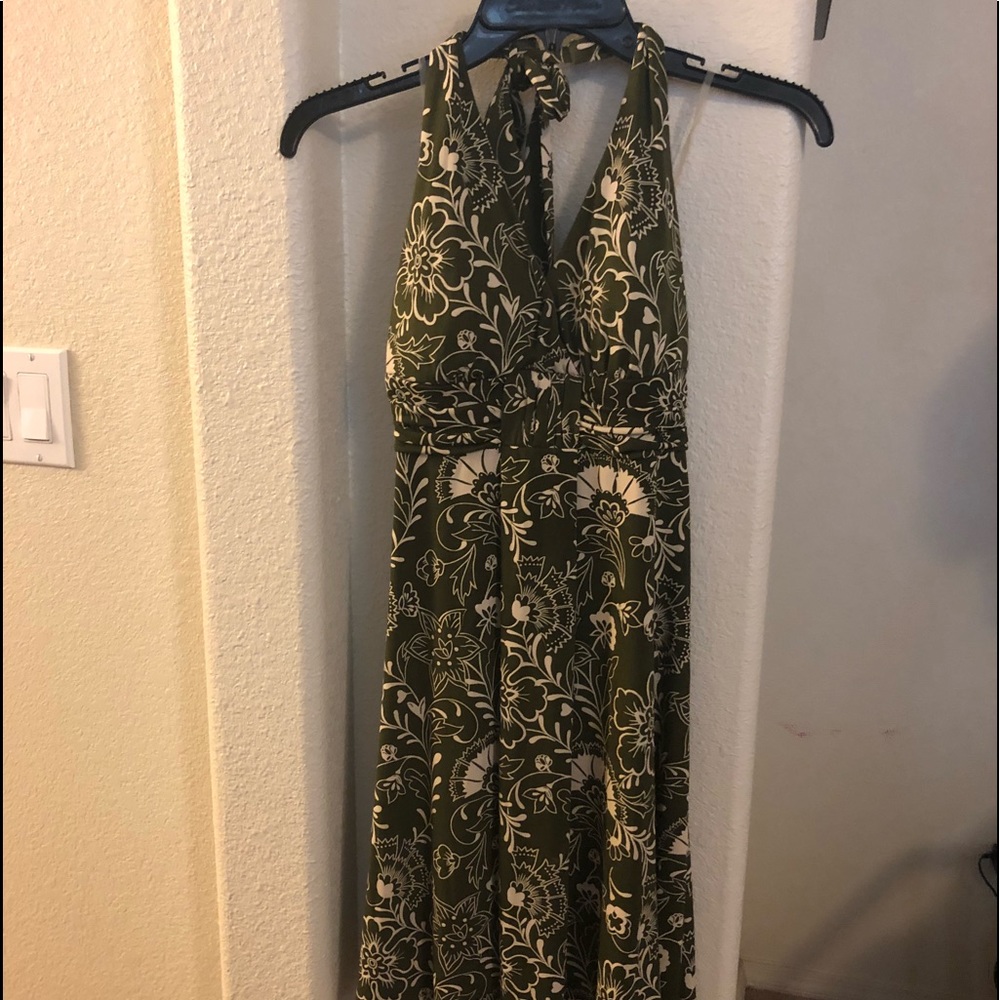 Olive green and ivory halter 👌🤗💚